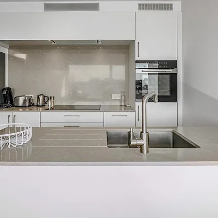 Zephir O3o5g 221 Apartment *